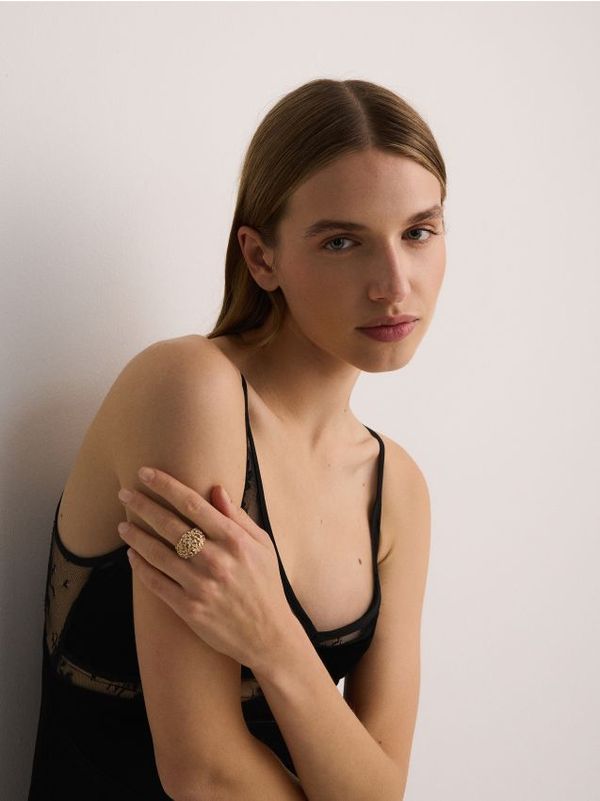 Reserved Reserved - Teksturirani prsten - zlatan