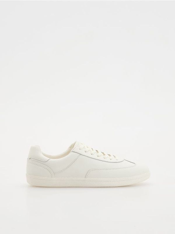 Reserved Reserved - Tenisice s visokim udjelom kože - bijela