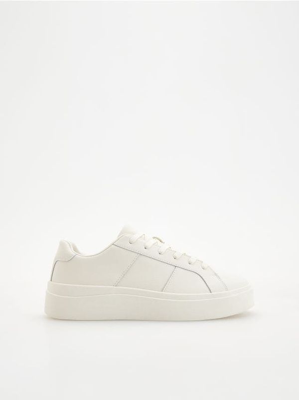 Reserved Reserved - Tenisice s visokim udjelom kože - bijela