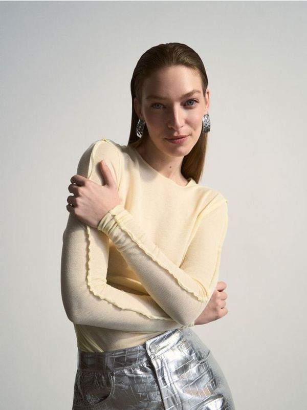 Reserved Reserved - Top dugih rukava s naborima - svjetložuto