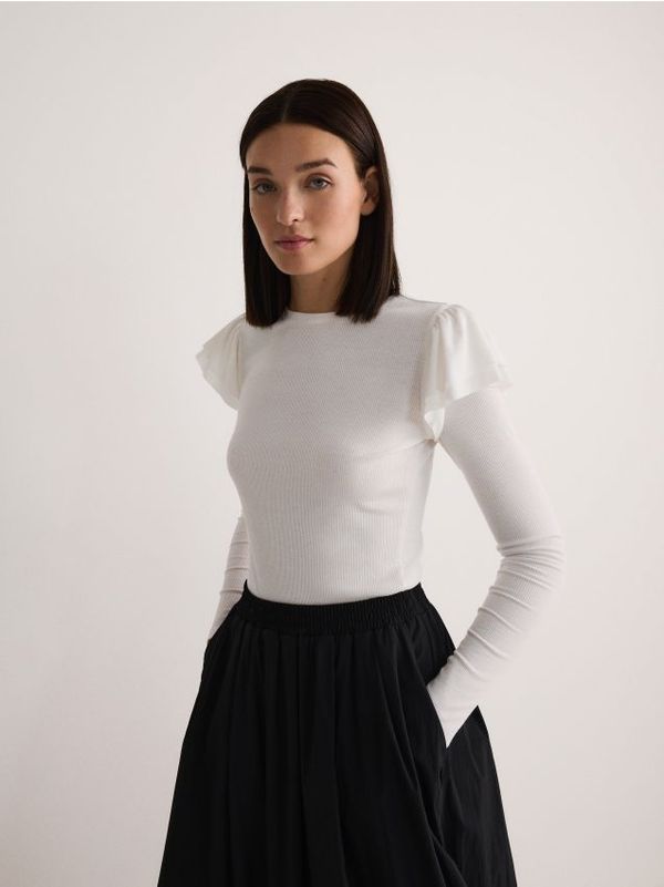 Reserved Reserved - Top dugih rukava s volanima - krem