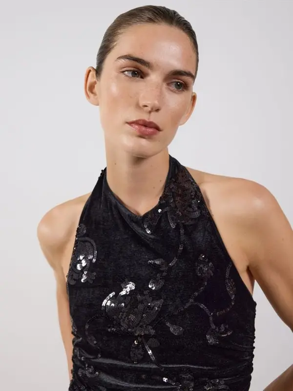 Reserved Reserved - Top halter s šljokicama - crno