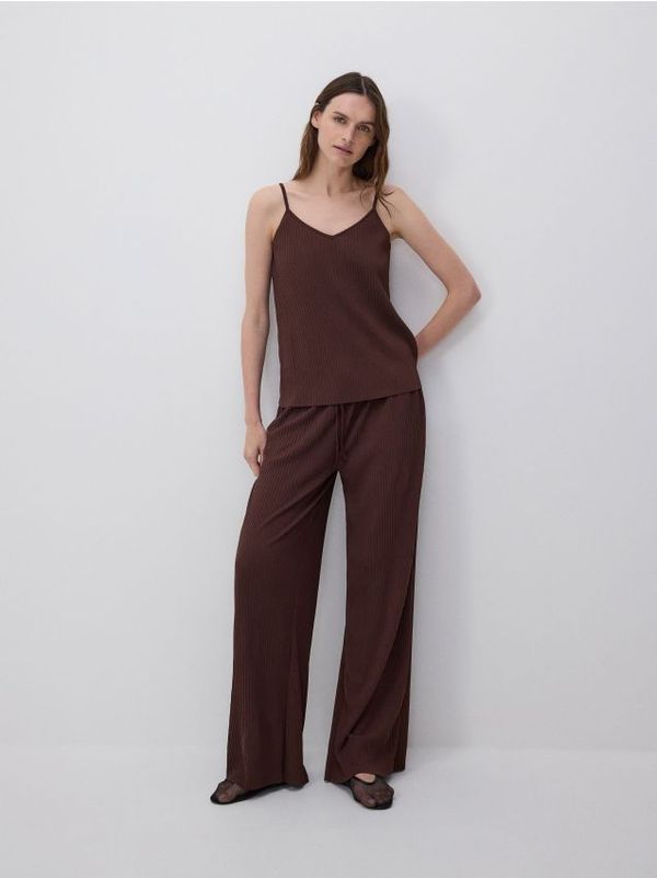 Reserved Reserved - Top od žerseja s naramenicama - smeđi