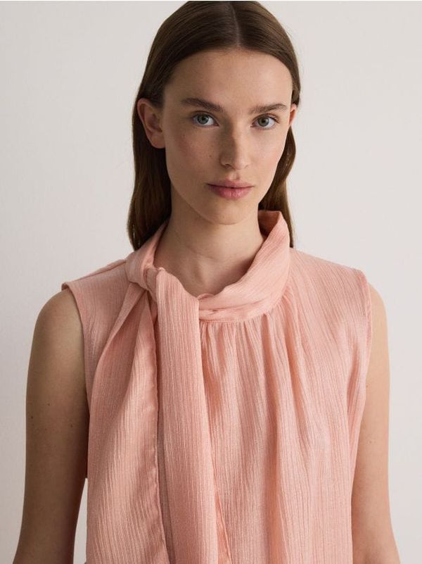 Reserved Reserved - Top sa šalom - boja breskve