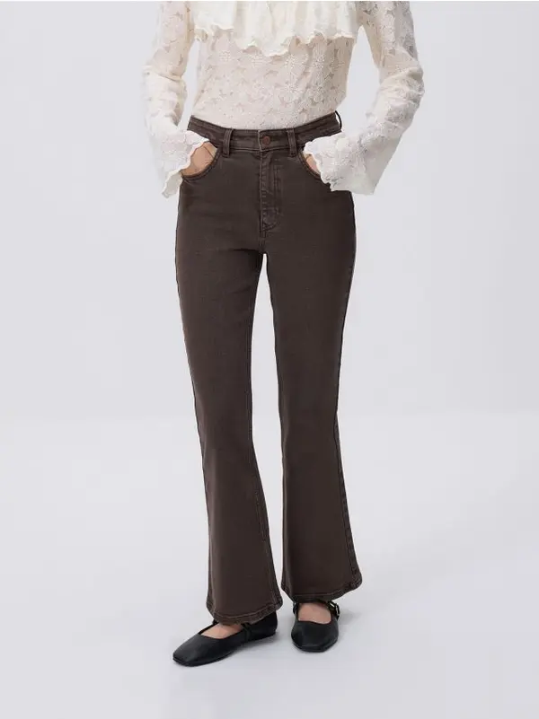 Reserved Reserved - Traperice flare s kraćom nogavicom - dark grey jeans