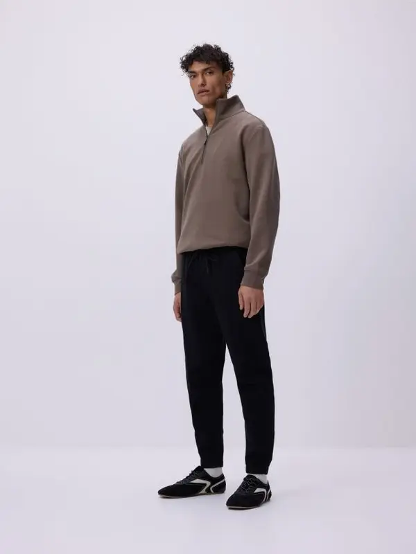 Reserved Reserved - Traperice jogger kroja - crno