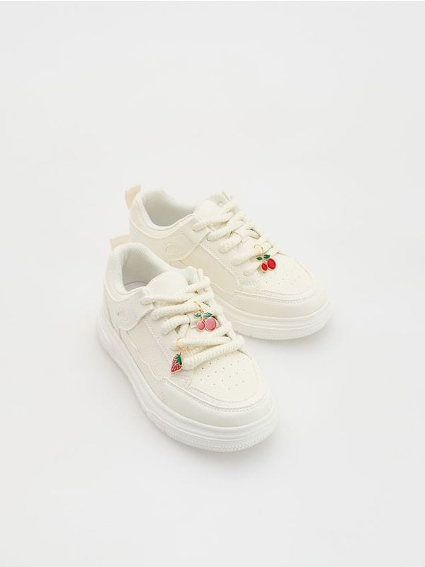 Reserved Reserved - Treneri - boja kože