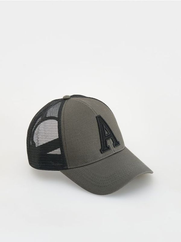 Reserved Reserved - Trucker šilterica s našivkom - zelena