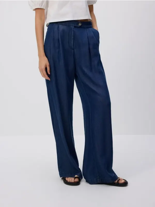 Reserved Reserved - Wide leg traperice od liocela - mornarsko plava