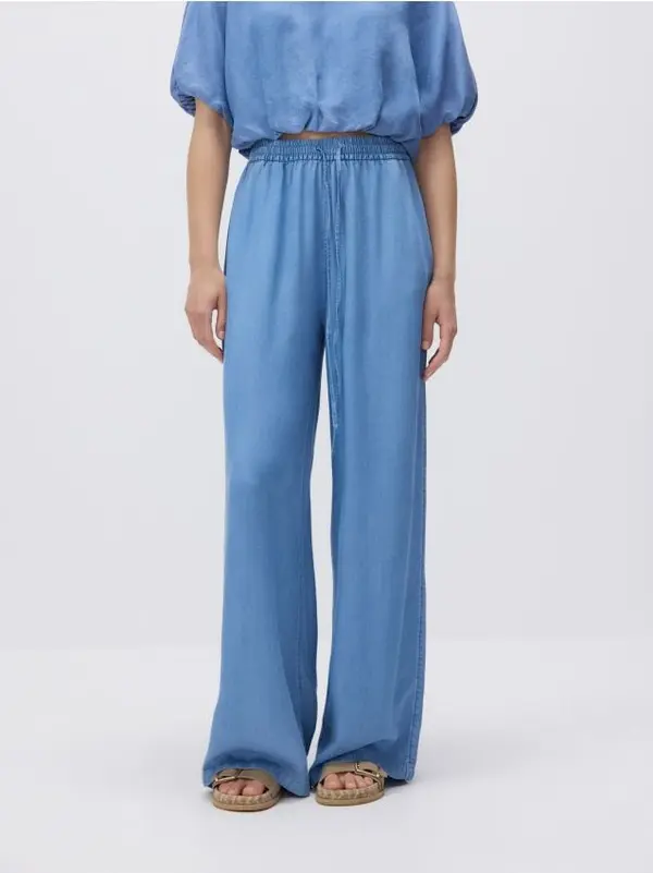 Reserved Reserved - Wide leg traperice od liocela - plava