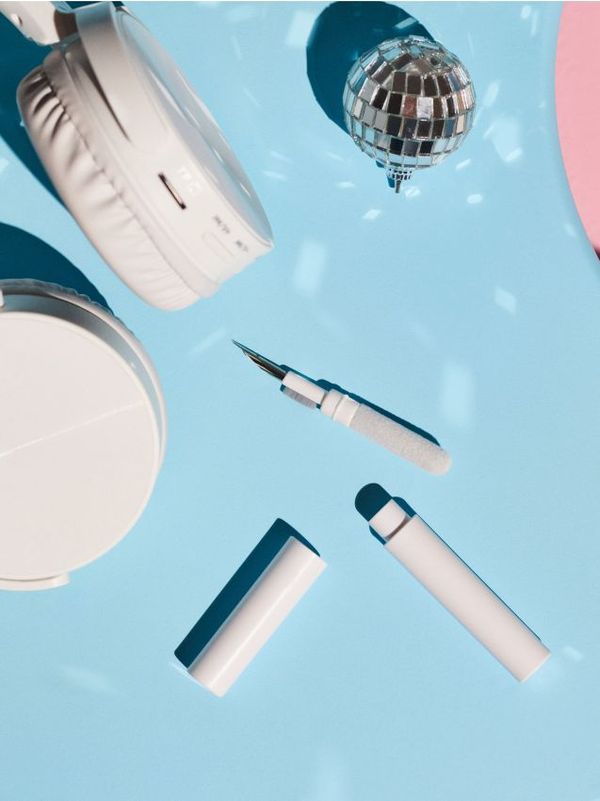 Sinsay Sinsay - Čistač za slušalice