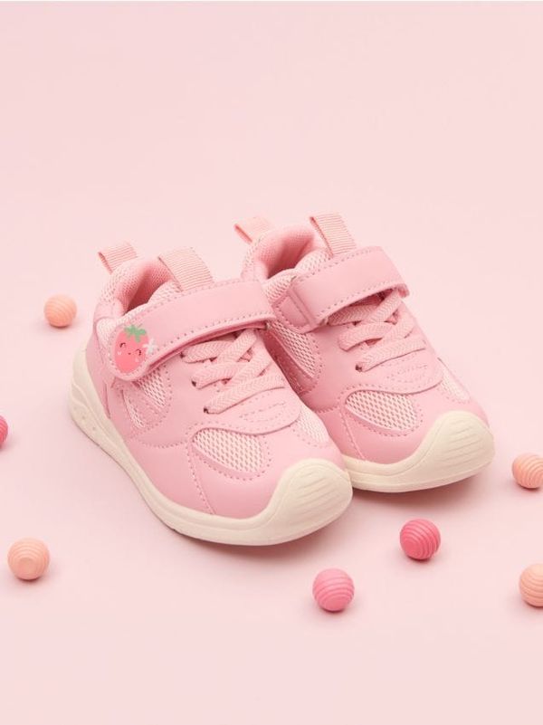 Sinsay Sinsay - Tenisice s certifikatom „ZDRAVO STOPALO“