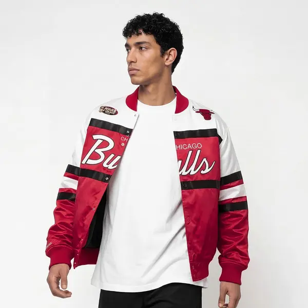 Mitchell & Ness NBA Chicago Bulls Team Color Head Coach Light Weight Satin Jacket