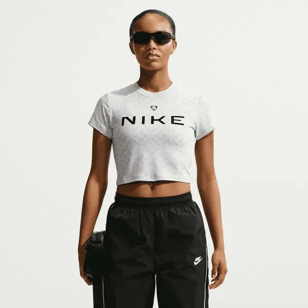 Nike Sportswear Chill Knit Cropped T-Shirt