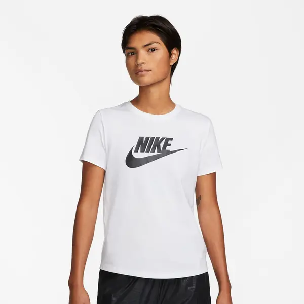Nike Sportswear Essentials Logo T-Shirt