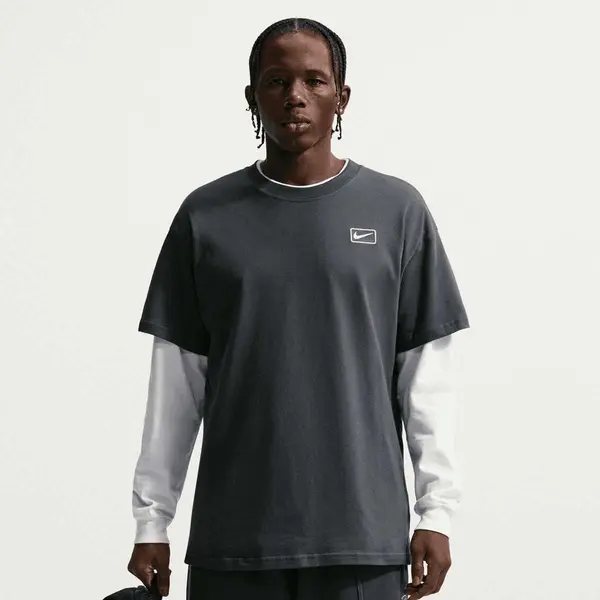 Nike Sportswear Graphic Shortsleeve Tee
