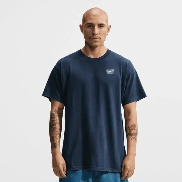 Nike Sportswear Graphic Tee
