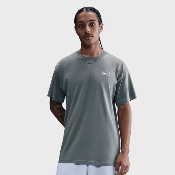 Nike Sportswear Graphics T-Shirt
