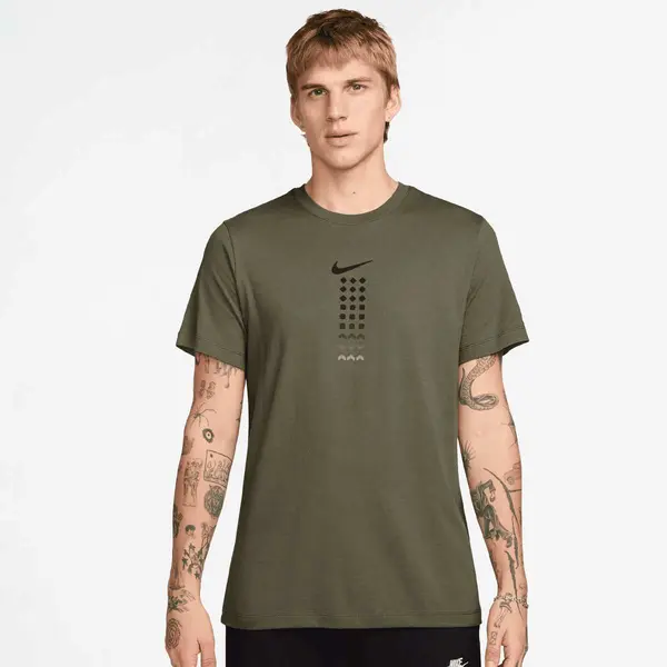 Nike Sportswear Tee