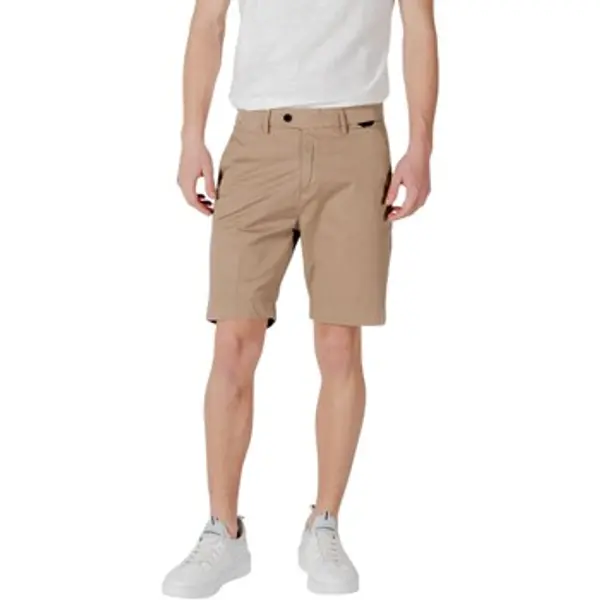 Antony Morato Antony Morato  Bermude i kratke hlače MARK SLIM FIT WITH LOGOED RUBBER FLAG MMSH00202-FA800197  Antony Morato
