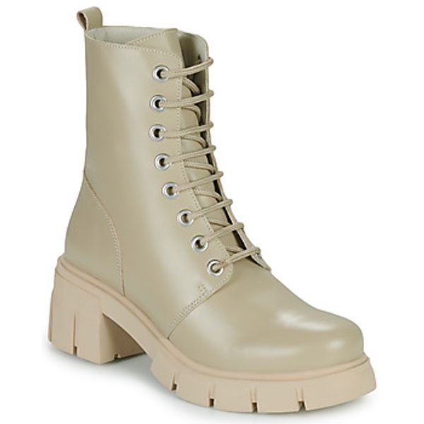 Betty London Betty London  Gležnjače POLLINA  Betty London