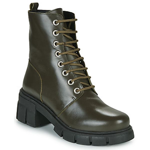 Betty London Betty London  Gležnjače POLLINA  Betty London