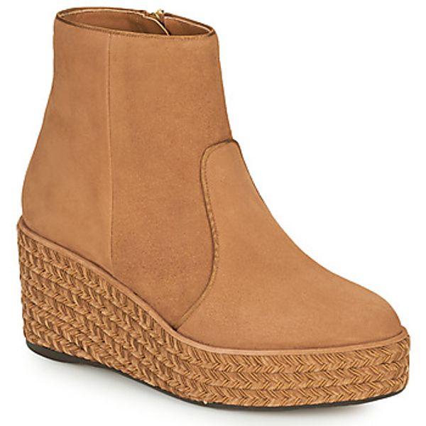 Castaner Castaner  Polučizme NICOLA  Castaner