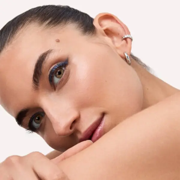 Catrice Catrice  Eyelineri Jewel Glide Effect Eye Pencil - 30 Midnight Sapphire  Catrice