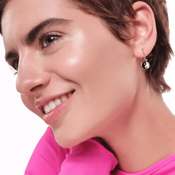 Essence Essence  Highlighteri Soft Touch Bouncy Glow Cream-to-Powder Highlighter - 10  Essence