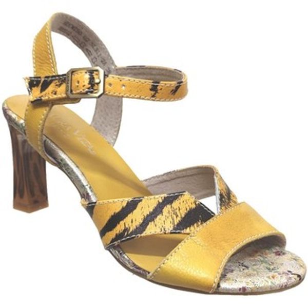 Laura Vita Laura Vita  Salonke Hucmiso 02  Laura Vita