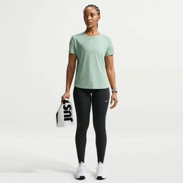 Nike Nike  Majice kratkih rukava FN2798007  Nike