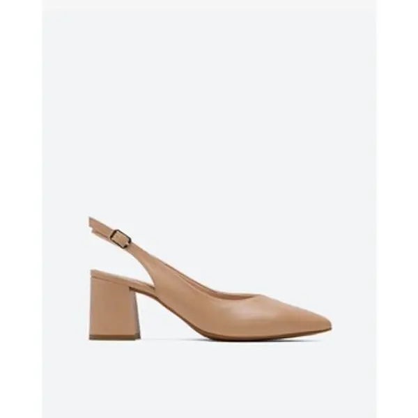 Patricia Miller Patricia Miller  Salonke 5532F  Patricia Miller