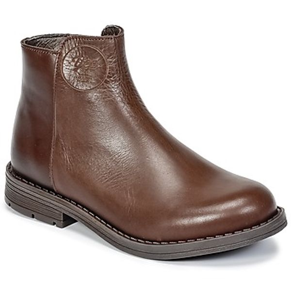 Young Elegant People Young Elegant People  Polučizme IVONNE  Young Elegant People